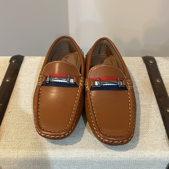 Brand new boy's Cognac Tan Brown Peanut Butter Loafer Slip-On Dress Shoes - Picture 2 of 4